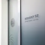 D52