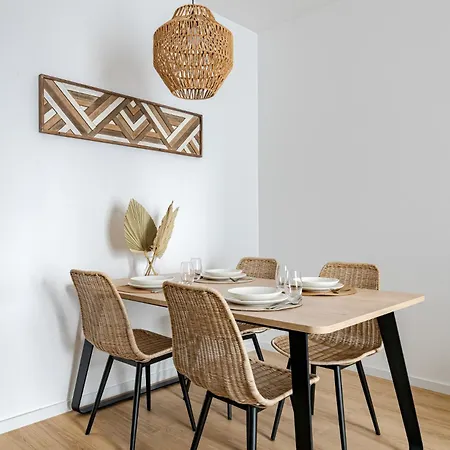 Apartment D52